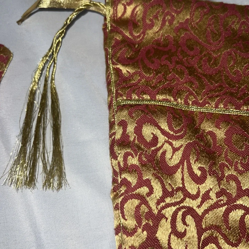 2 VILLA BACCI BURGUNDY & GOLD TAPESTRY 17x 10 INCH‎ MATCHING CHRISTMAS STOCKINGS
